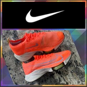 Nike Air Zoom Tempo NEXT% Flyknit Women’s Sneakers